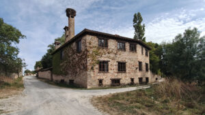 Colladillo cuenta tan solo con 5 vecinos.