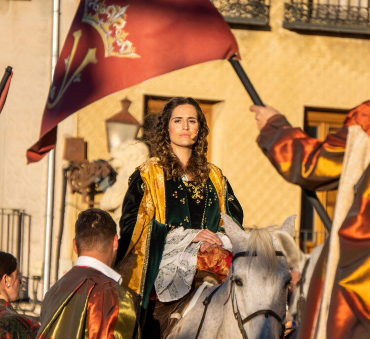 251004 Recreacion Proclamacion Reina Isabel Hector Criado 77 scaled e1759605966875