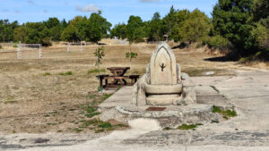 Atravensando los montes Carpetanos 7 Cañicosa multiplica por dos sus habitantes en fines de semana y en fiestas.