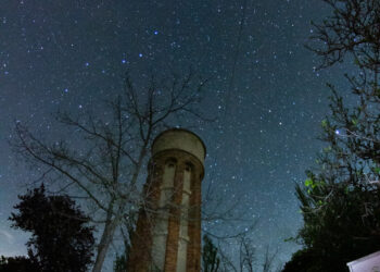 Observación del cielo nocturno en el municipio segoviano / ‘LIBRE TE CIELO’