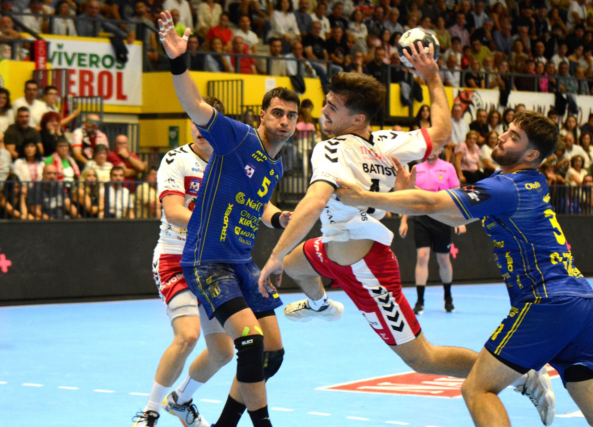 El Bidasoa supo castigar cada error del BM Nava (30-35) 3 50 2W