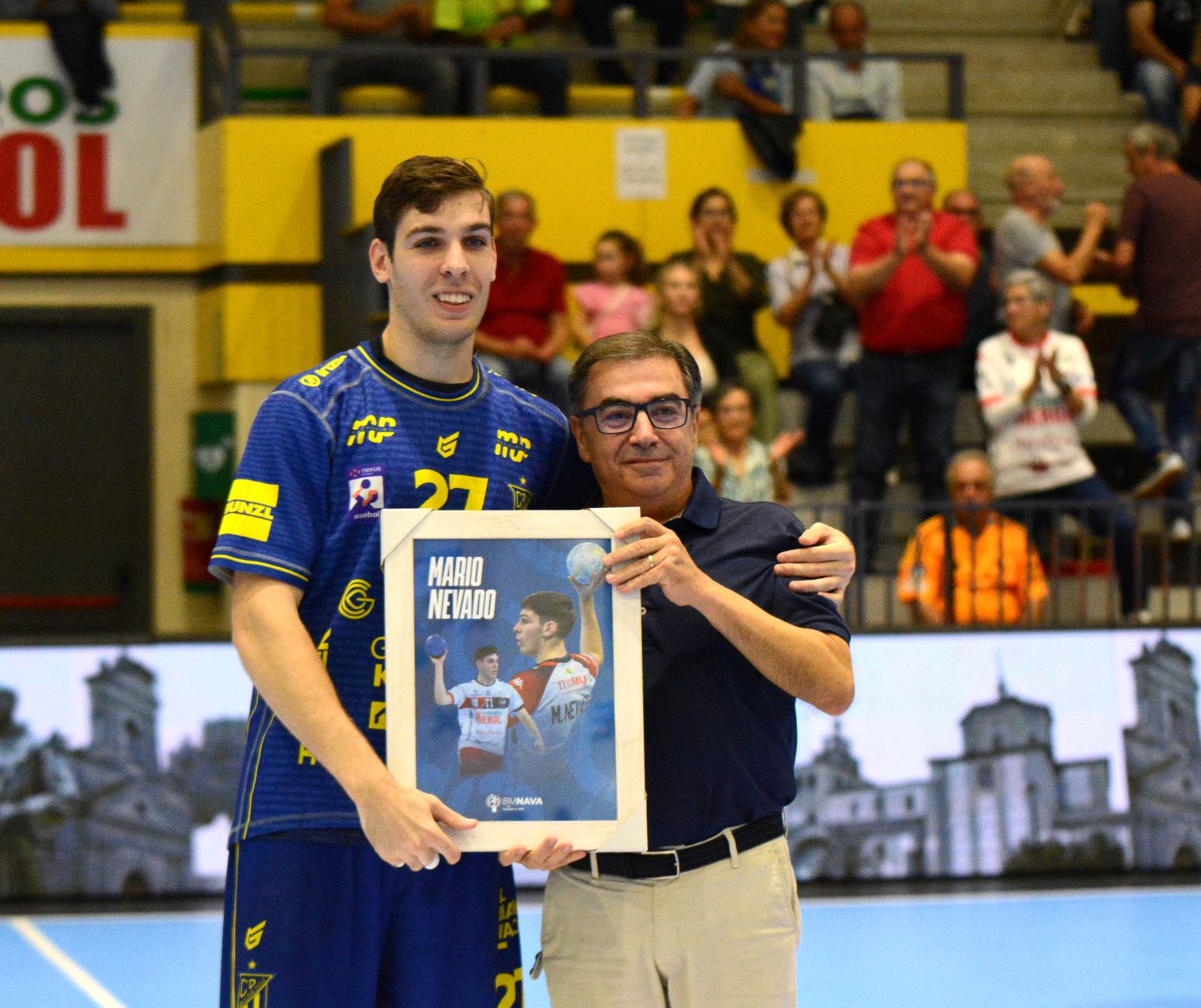 El Bidasoa supo castigar cada error del BM Nava (30-35) 2 50 5w