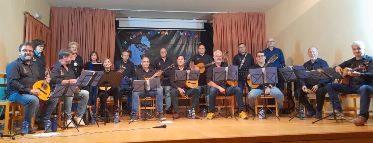 La rondalla ‘La Cuesta de Zamarramala' ofrece un concierto en Cantimpalos 1 Actuación de la rondalla en Cantimpalos / LOURDES MATARRANZ