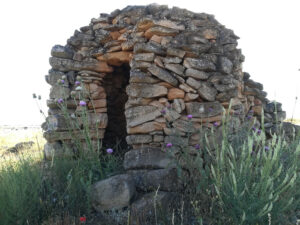 Chozo pastoril de piedra en Aldehuelas de Sepúlveda.
