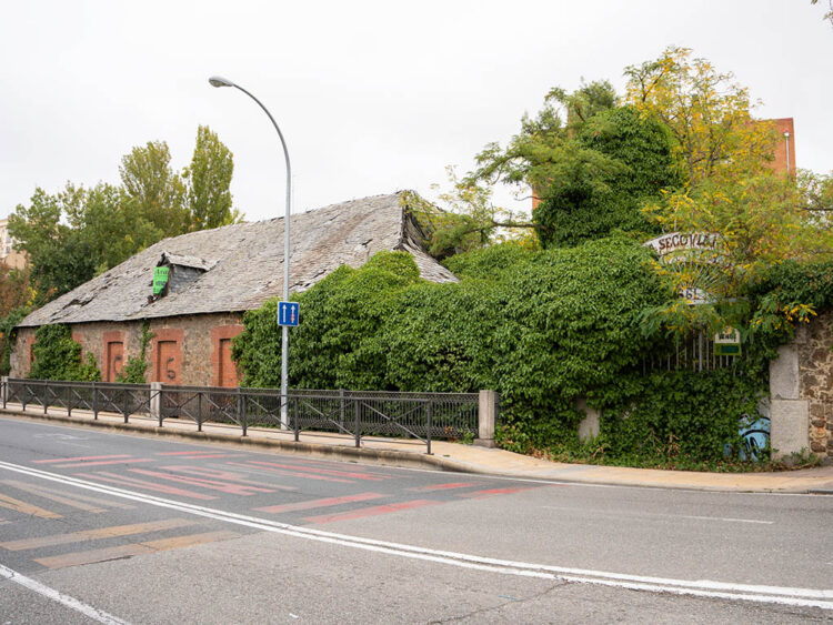 La Fábrica de Loza entra en la Lista Roja del Patrimonio 1 Fábrica de Loza La Segoviana o de Los Vargas. / HÉCTOR CRIADO