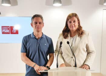 Los concejales del PSOE en el Ayuntamiento de Segovia Antonio Reguera y Clara Martín. / PSOE