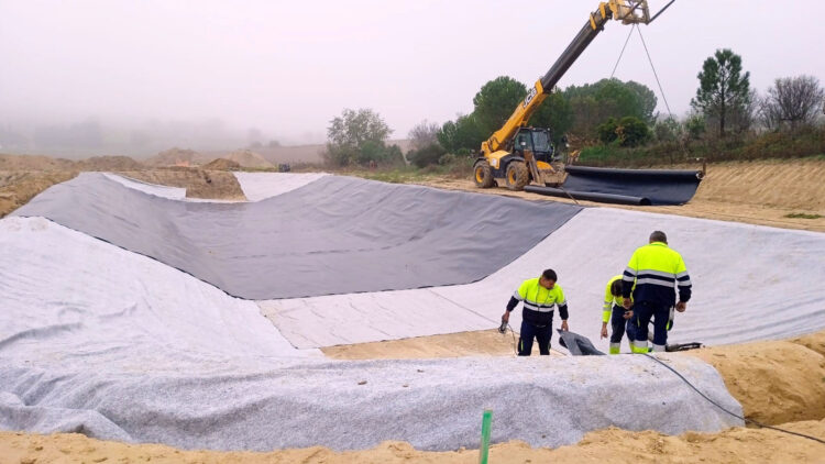 Foto de archivo. Construcción de una estación depuradora / ICAL