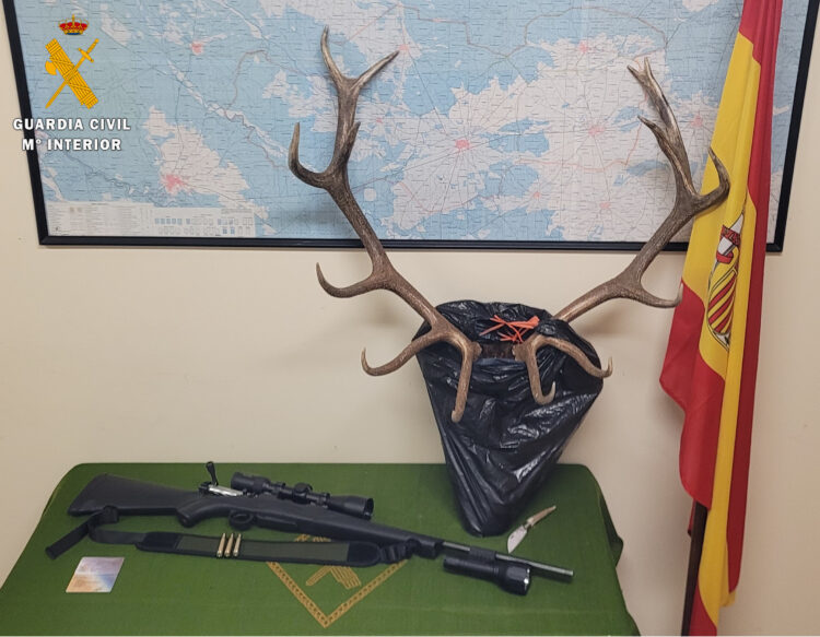 La Guardia Civil investiga a un varón como presunto autor de un delito de caza ilegal en Zarzuela del Pinar 1 Efectos intervenidos / GUARDIA CIVIL