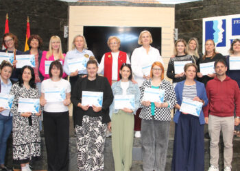 Acto de entrega de diplomas a las docentes europeas que participaron en la formación en el centro de FEMUR / FEMUR