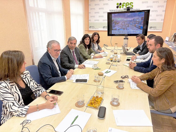 Reunión en la FES con el consejero de Movilidad y Transformación Digital. / FES