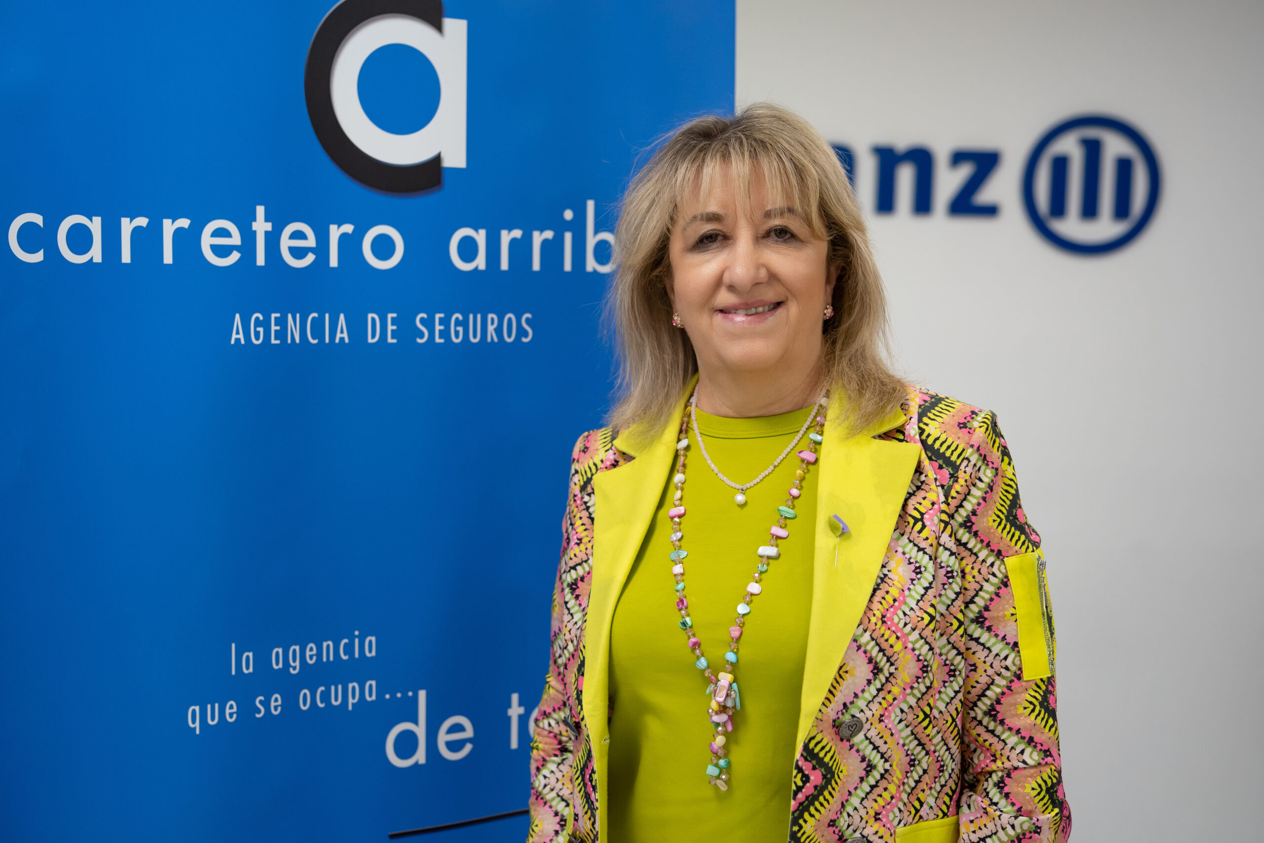 FOTO MABEL OFIC scaled