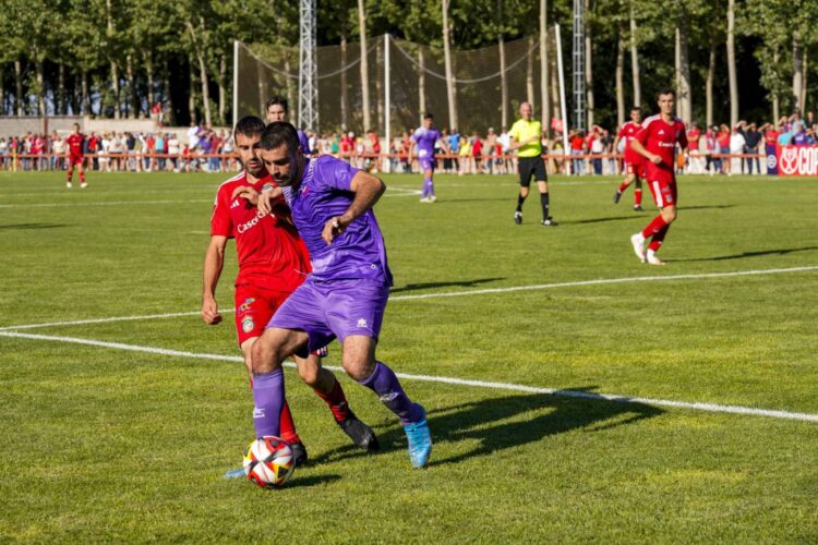 Los jugadores del Turégano celebran un gol durante un encuentro de la pasada temporada./E.A