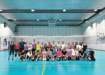 Grupo de Escuela de Volei. / Uva