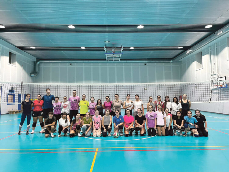 Grupo de Escuela de Volei. / Uva