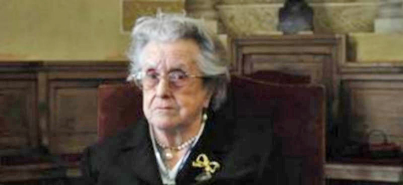 Manuela Villalpando, brillante bibliotecaria.