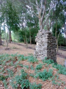 Muro de la anterior de la ermita Nuestra Señora de Tabladillo. 