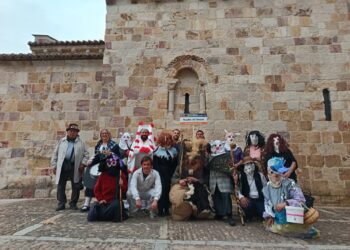 Grupo de Santo Tomé del Puerto desplazado a Zamora / GUILLERMO HERRERO