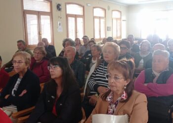 Instante de la charla informativa / LOURDES MATARRANZ