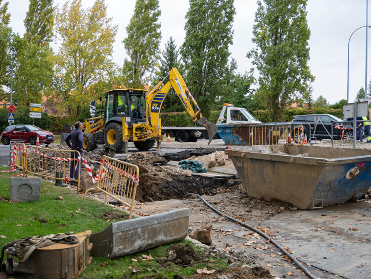 Obras en la rotonda del Espolón. / Héctor Criado