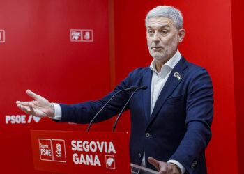 El exalcalde de San Ildefonso, José Luis Vázquez, en su última rueda de prensa en la sede del PSOE de Segovia. / NACHO VALVERDE - ICAL