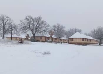 Cabañas del albergue y granja escuela ubicado en San Ildefonso.