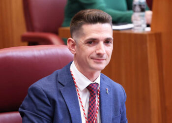 Sergio Iglesias, en las Cortes de Castilla y León tras tomar posesión. / PSOE