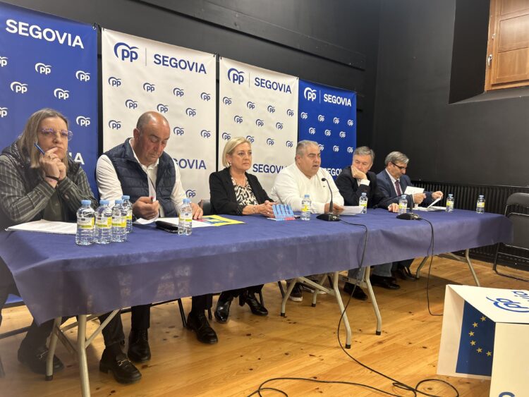El PPCyL pone en valor los 350 millones de euros que la Junta ha destinado a la provincia de Segovia 1 Los populares segovianos celebraron una reunión en Turégano / PP SEGOVIA