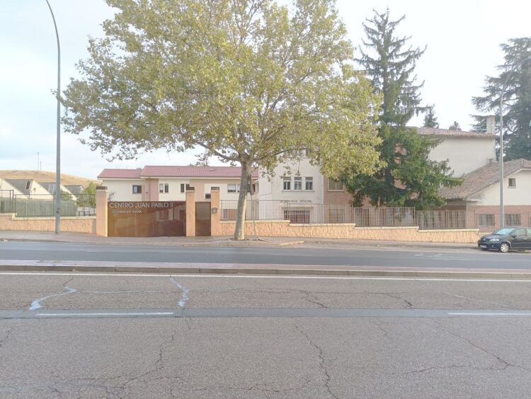 Fachada principal del Centro de menores Juan Pablo II. Javier Martín.