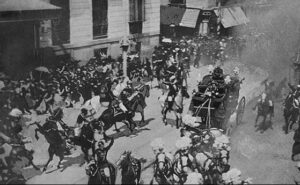 Alfonso XIII, un rey infortunado (I) 3 El día de su boda los reyes salieron ilesos tras un atentado anarquista en el que murieron 28 personas.