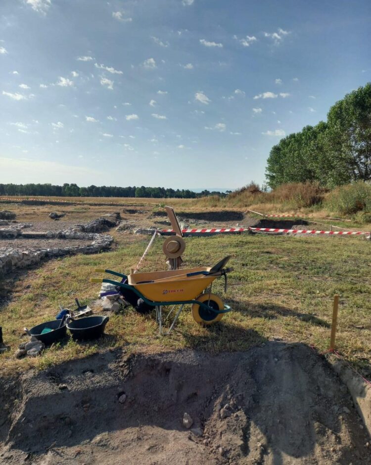 Concluye la VIII campaña de excavaciones en el yacimiento de Santa Lucía 1 Octava campaña de excavación en el yacimiento / AULA ARQUEOLÓGICA DE AGUILAFUENTE