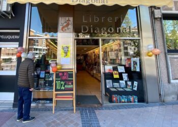 Librería Diagonal ubicada en la Calle Conde Sepúlveda 1, en Segovia./LIBREERÍA DIAGONAL