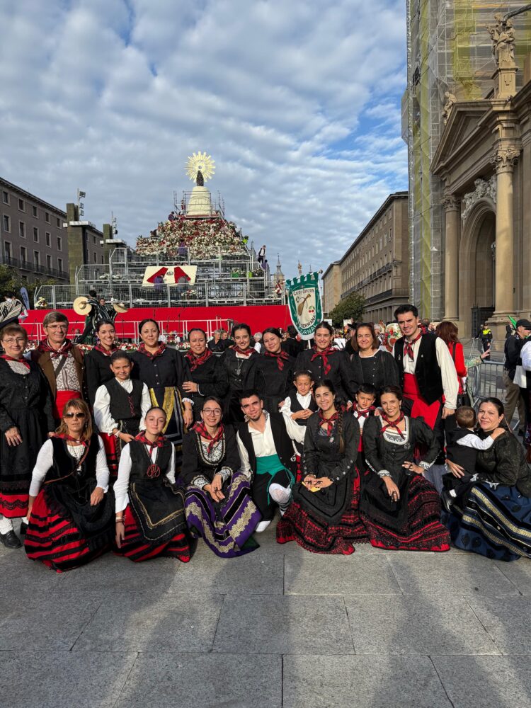 Grupo de danzas de Sepúlveda en Zaragoza / E.A.
