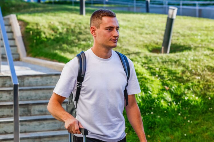 Jorge de Frutos, a su llegada a la última concentración de la selección. / RFEF