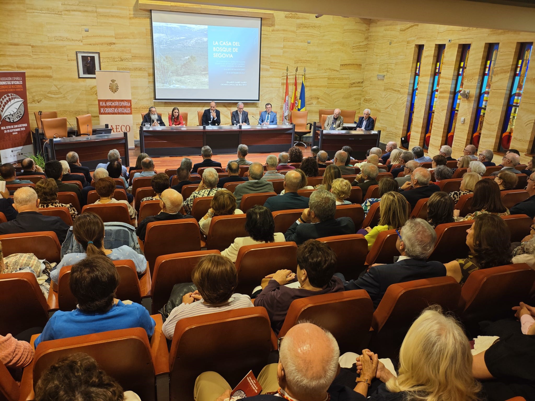 Conferencia de Eduardo Juárez / E.A.