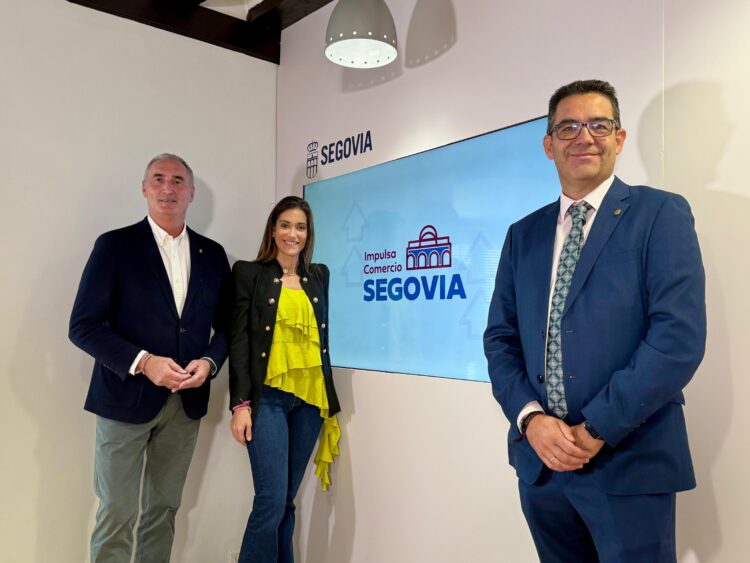 José Mazarías, María José Tapia y José Luis Horcajo durante la presentación de la campaña./AYUNTAMIENTO DE SEGOVIA