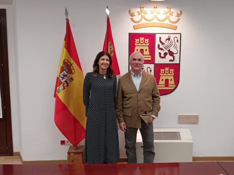 La delegada Raquel Alonso y José Ignacio Quintanilla./JUNTA DE CASTILLA Y LEÓN