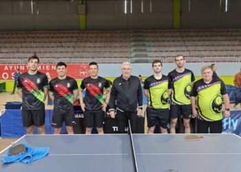Los jugadores del equipo segoviano antes del encuentro frente a Alcobendas./SEGHOS ETM