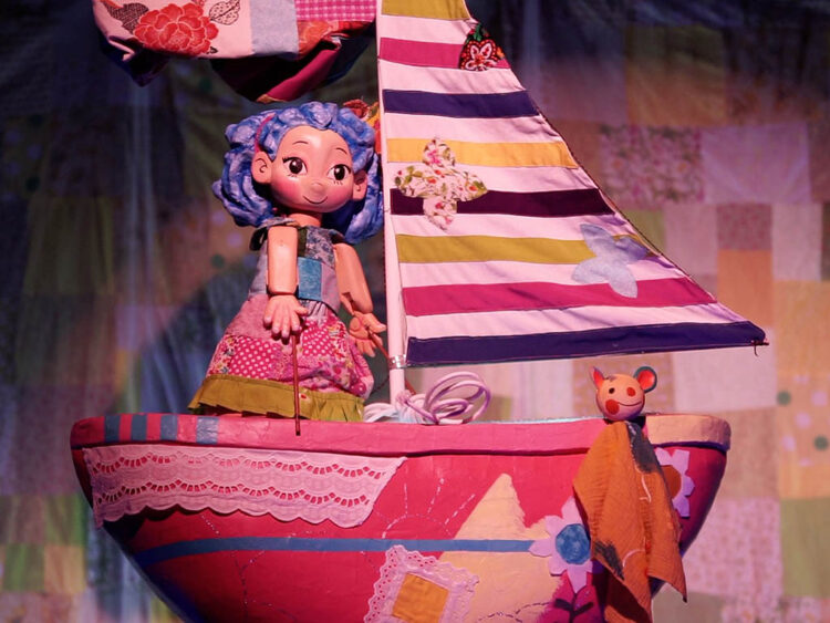 Marionetas de gomaespuma de la mano de Titirimundi y Foacal 1 Espectáculo de Titirimundi 'Vamos al teatro - Trapito Viajero'.