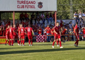 Los jugadores del Turégano celebran un gol durante un encuentro de la pasada temporada/E.A