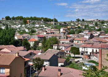Foto de archivo. Vista de la localidad segoviana de Valtiendas / E.A.