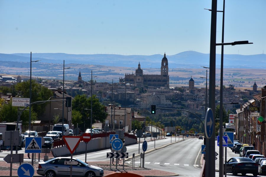 La Lastrilla, el municipio con mayor renta bruta media por habitante de la provincia 3 La Lastrilla y El Sotillo cuentan con buenos y variados servicios públicos./ A.M.