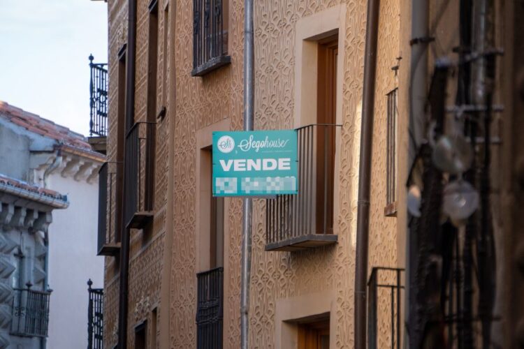“Es un buen momento para pedir una hipoteca, con una fuerte competencia entre bancos y el Euribor en un nivel bajo.”, explica Diego Llamas, de Gesnido Inmobiliaria./ H.C.
