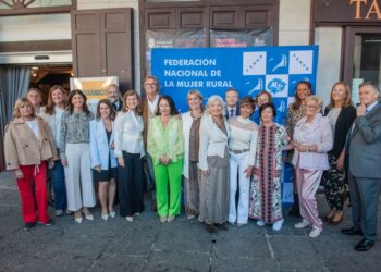 El Teatro Juan Bravo acogió esta mañana la celebración de la XIX edición de los Premios Nacionales por la Igualdad Mujer y Hombre de FEMUR. / DIPUTACION