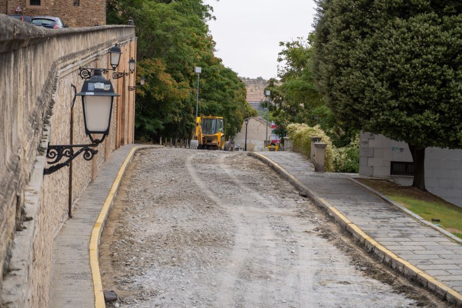 La Consejería de Movilidad contempla una inversión de 8 millones de euros en carreteras en la provincia 2 Asfaltado de la SC-SG-10, en el Paseo de Santo Domingo de Guzmán. H.C.