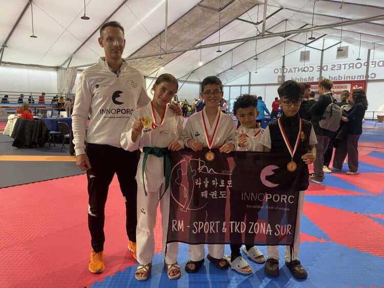 Los miembros más jóvenes del equipo de competición que tomaron parte en el campeonato./ RM SPORT