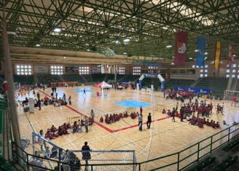 Imagen de la cancha del pabellón Pedro Delgado durante la actividad llevada a cabo con los escolares./ AYUNTAMIENTO