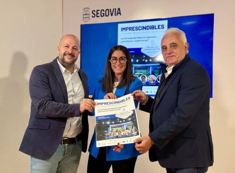 La Prensa Deportiva pone a debate las tertulias futbolísticas televisivas 1 Jesús Garrido, Elena Gutiérrez y Pedro Pablo San Martín, tras la presentación de las jornadas./ ASPD