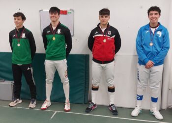 Anthony López y Hugo García, a la izquierda, en el podio de la categoría M20./ ESGRIMA SEGOVIA