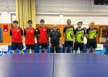 Los protagonistas del encuentro que jugó el conjunto segoviano en Boadilla del Monte./ SEGHOS