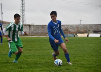 Imagen del encuentro jugado por el Cantimpalos en Santa Clara frente al Cuéllar Santa Teresa./ DARÍO CACHORRO